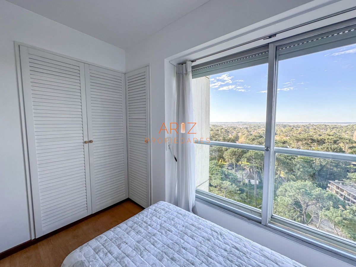 Apartamento ID.1913 - VENTA PISO ALTO APARTAMENTO 2 DORMITORIOS 2 BAÑOS SOL CASI TODO EL DIA, CONTRUCCION EXCEPCIONAL PUNTA DEL ESTE CANTEGRIL