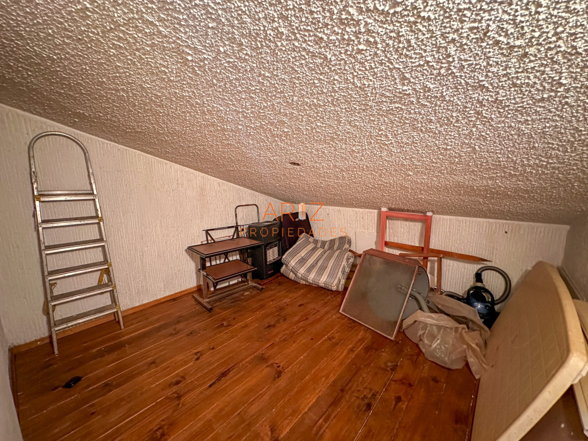 Apartamento ID.1933 - VENDO APARTAMENTO 2 DORMITORIOS Y MEDIO 2 BAÑOS TIPO DUPLEX CON DOBLE LIVING Y GRAN GUARDILLA
