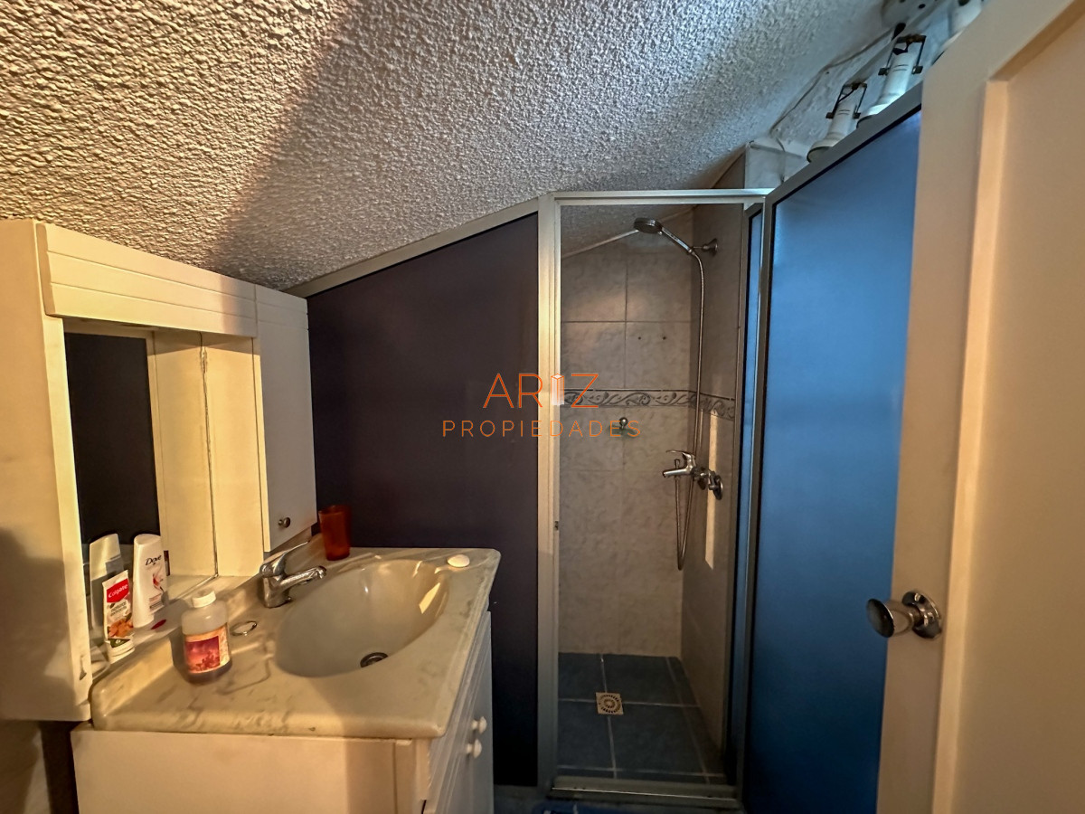Apartamento ID.1933 - VENDO APARTAMENTO 2 DORMITORIOS Y MEDIO 2 BAÑOS TIPO DUPLEX CON DOBLE LIVING Y GRAN GUARDILLA