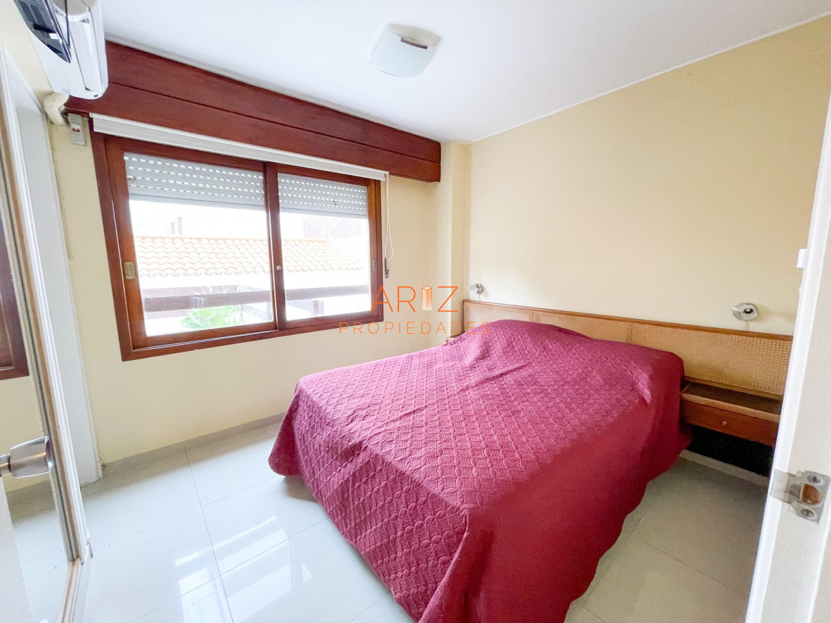 Apartamento ID.1420 - VENDO APARTAMENTO 2 DORMITORIOS 2 BAÑOS RECICLADO GRAN TERRAZA CON PARRILLERO PUNTA DEL ESTE PENINSULA