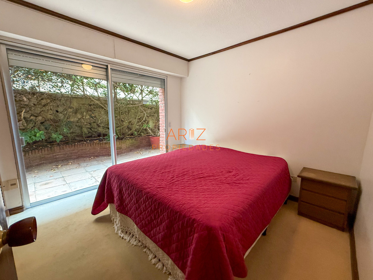 Apartamento ID.2324 - VENTA APARTAMENTO PRIMERA LINEA SEMI PISO PLANTA BAJA ESTILO CASA PENINSULA 3 DORMITORIOS Y MEDIO PUNTA DEL ESTE