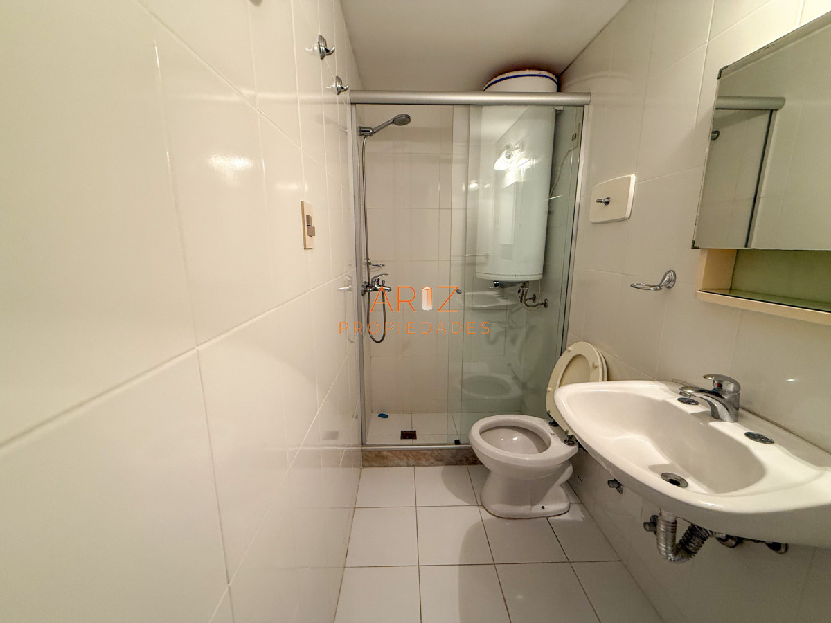 Apartamento ID.2324 - VENTA APARTAMENTO PRIMERA LINEA SEMI PISO PLANTA BAJA ESTILO CASA PENINSULA 3 DORMITORIOS Y MEDIO PUNTA DEL ESTE