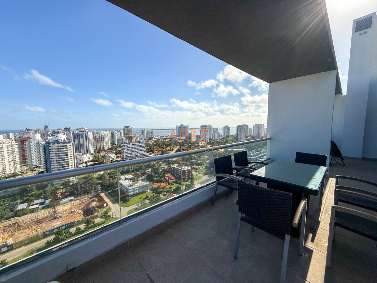 Apartamento ID.2296 - ALQUILER INVERNAL DESDE 1ERO MARZO 2025 PENTHOUSE 2DA LINEA BRAVA 3 DORMITORIOS