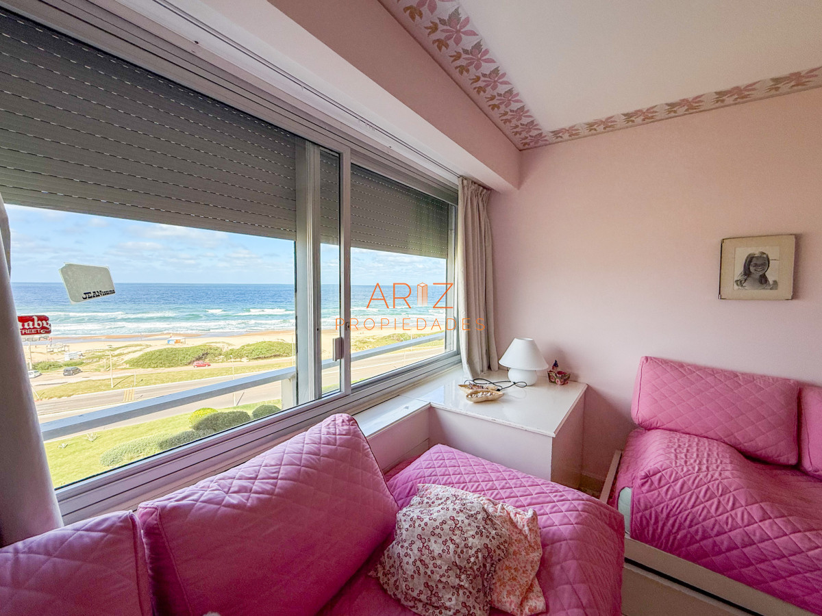 Apartamento ID.2342 - VENTA APARTAMENTO PRIMERA LINEA BRAVA 4 DORMITORIOS Y SERVICIO COMPLETO GRAN PLANTA VISTA DIRECTA A LA BRAVA
