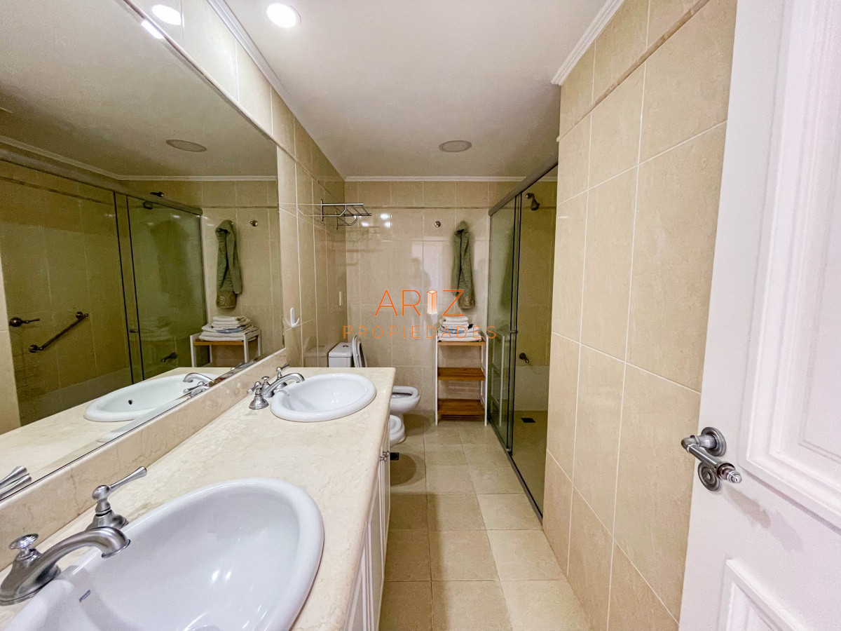 Apartamento ID.348 - VENDO APARTAMENTO 4 DORMITORIOS PUNTA DEL ESTE MANSA PRIMERA LINEA