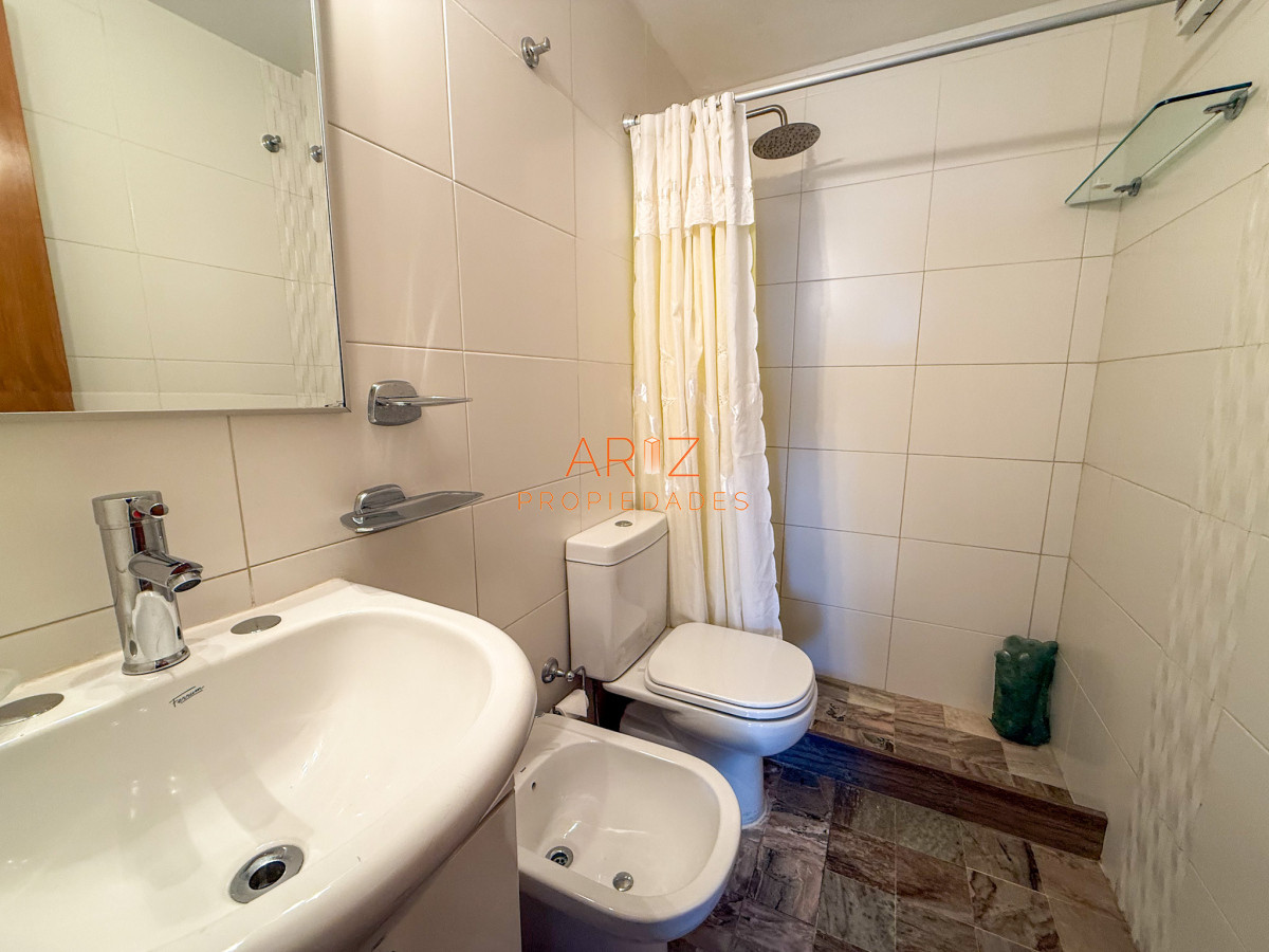 Apartamento ID.2401 - VENTA OPORTUNIDAD PRIMERA LINEA APARTAMENTO 1 DORMITORIO CON GARAGE VISTA A LA BRAVA PUNTA DEL ESTE 