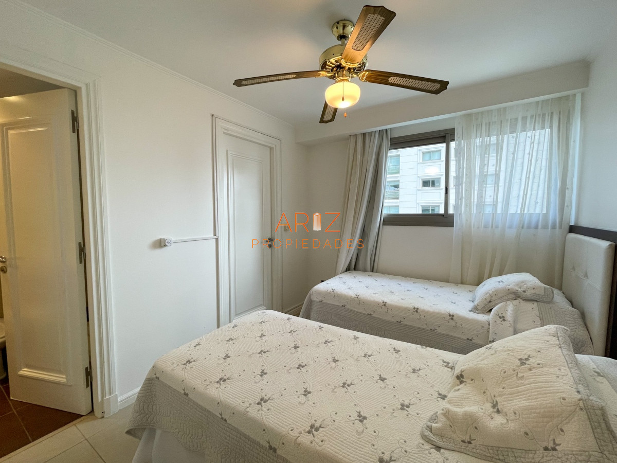 Apartamento ID.1489 - VENDO APARTAMENTO IMPERIALE TORRE II ESQUINERO 3 Y DEPENDENCIA BRAVA PUNTA DEL ESTE