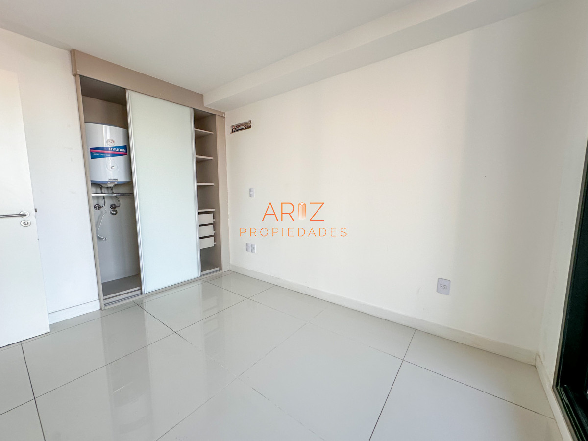 Apartamento ID.1725 - ALQUILER ANUAL 1 DORMITORIO SIN MUEBLES BRAVA PUNTA DEL ESTE 
