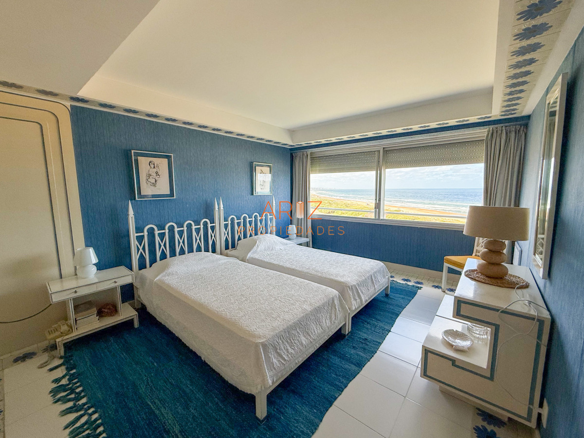 Apartamento ID.2342 - VENTA APARTAMENTO PRIMERA LINEA BRAVA 4 DORMITORIOS Y SERVICIO COMPLETO GRAN PLANTA VISTA DIRECTA A LA BRAVA