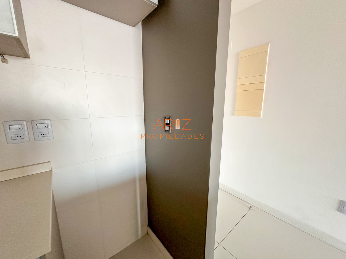 Apartamento ID.1725 - ALQUILER ANUAL 1 DORMITORIO SIN MUEBLES BRAVA PUNTA DEL ESTE 