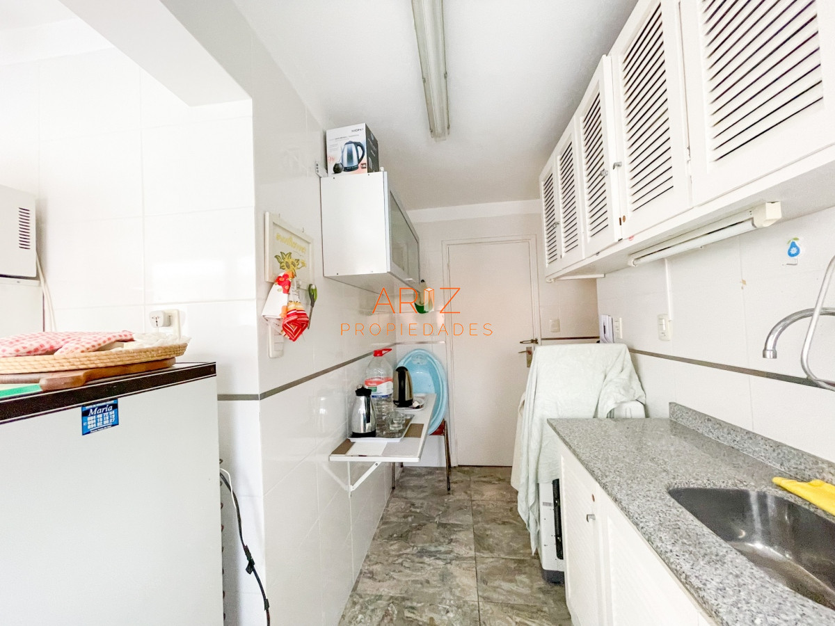 Apartamento ID.1420 - VENDO APARTAMENTO 2 DORMITORIOS 2 BAÑOS RECICLADO GRAN TERRAZA CON PARRILLERO PUNTA DEL ESTE PENINSULA