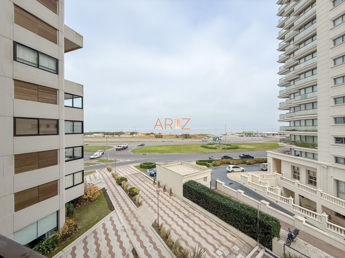 Apartamento ID.2402 - VENTA OPORTUNIDAD PRIMERA LINEA APARTAMENTO 2 DORMITORIOS VISTA A LA BRAVA PUNTA DEL ESTE 