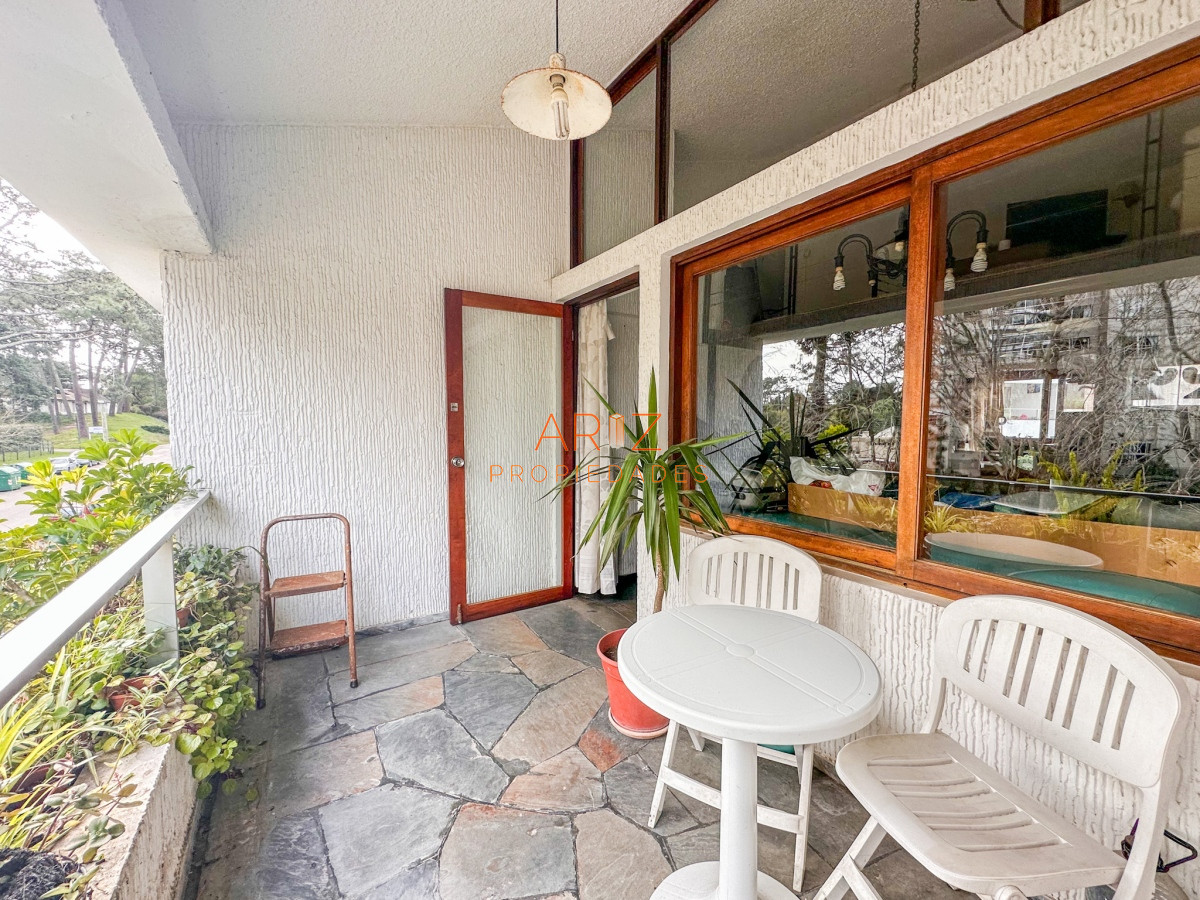 Apartamento ID.1933 - VENDO APARTAMENTO 2 DORMITORIOS Y MEDIO 2 BAÑOS TIPO DUPLEX CON DOBLE LIVING Y GRAN GUARDILLA