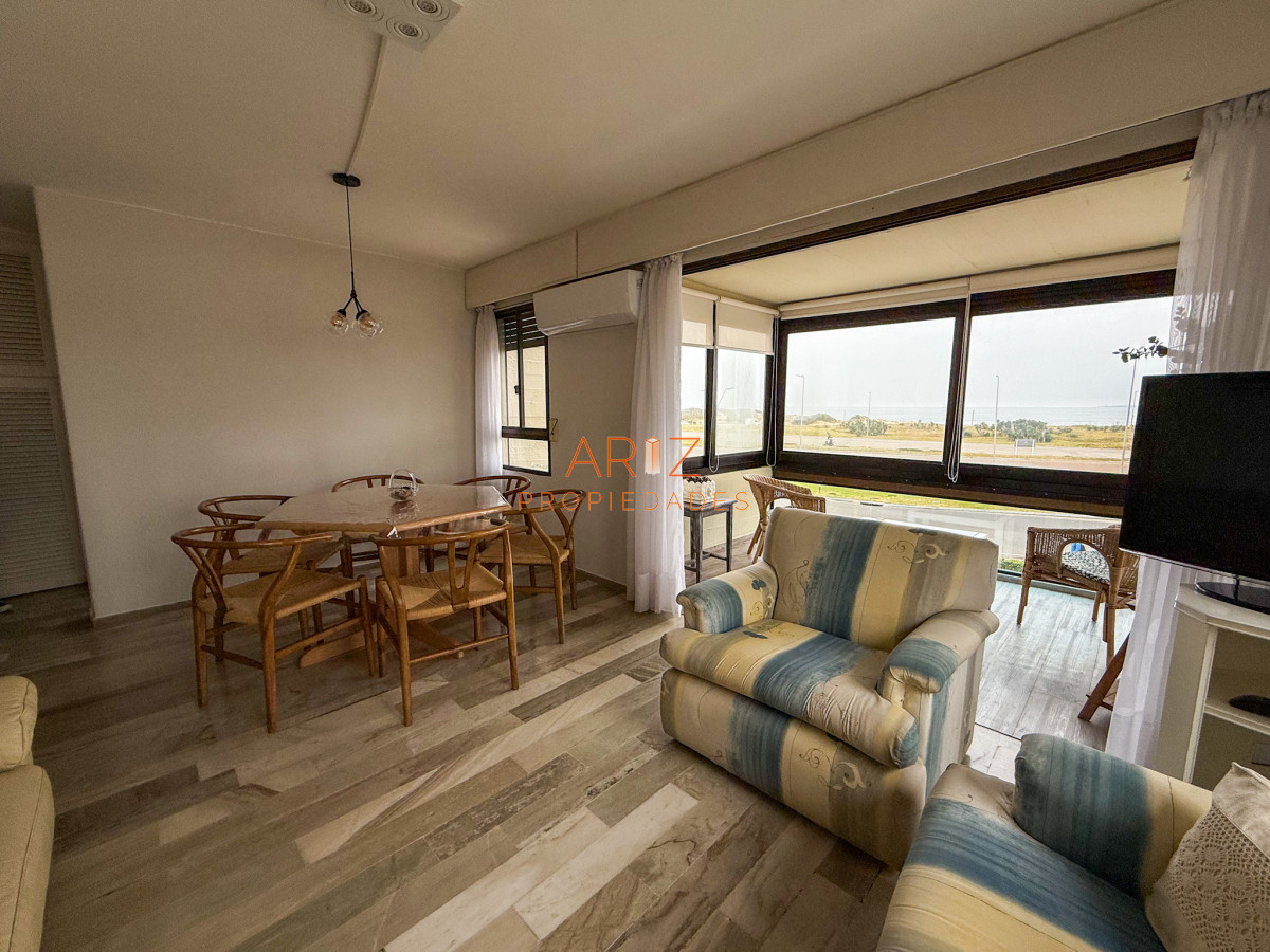 Apartamento ID.2401 - VENTA OPORTUNIDAD PRIMERA LINEA APARTAMENTO 1 DORMITORIO CON GARAGE VISTA A LA BRAVA PUNTA DEL ESTE 