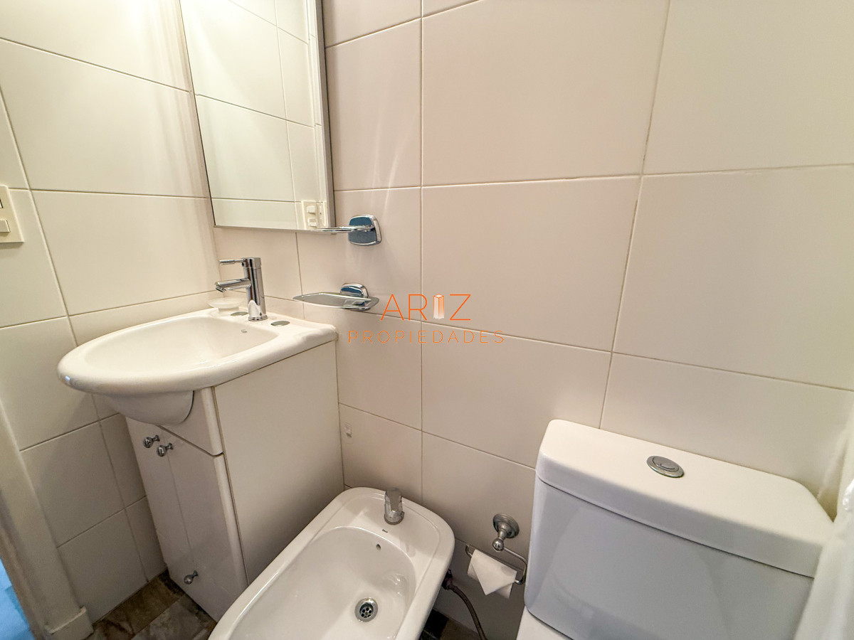 Apartamento ID.2401 - VENTA OPORTUNIDAD PRIMERA LINEA APARTAMENTO 1 DORMITORIO CON GARAGE VISTA A LA BRAVA PUNTA DEL ESTE 
