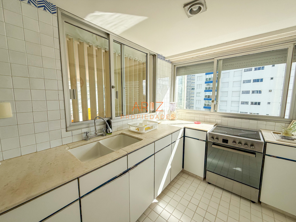 Apartamento ID.2342 - VENTA APARTAMENTO PRIMERA LINEA BRAVA 4 DORMITORIOS Y SERVICIO COMPLETO GRAN PLANTA VISTA DIRECTA A LA BRAVA