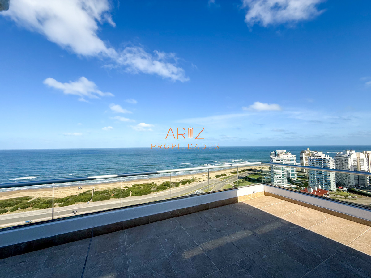 Apartamento ID.2296 - ALQUILER INVERNAL DESDE 1ERO MARZO 2025 PENTHOUSE 2DA LINEA BRAVA 3 DORMITORIOS