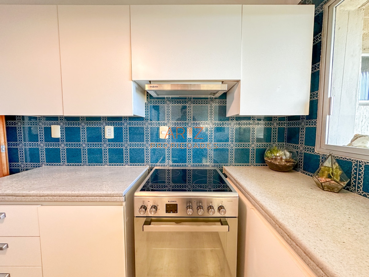 Apartamento ID.1913 - VENTA PISO ALTO APARTAMENTO 2 DORMITORIOS 2 BAÑOS SOL CASI TODO EL DIA, CONTRUCCION EXCEPCIONAL PUNTA DEL ESTE CANTEGRIL