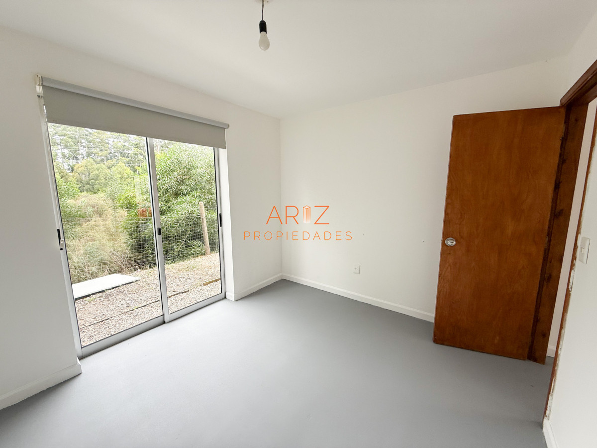 Apartamento ID.2367 - VENTA APARTAMENTO TIPO CASITA PLANTA BAJA EXCELENTE RENTABILIDAD MALDONADO 2 DORMITORIOS 1 BAÑO