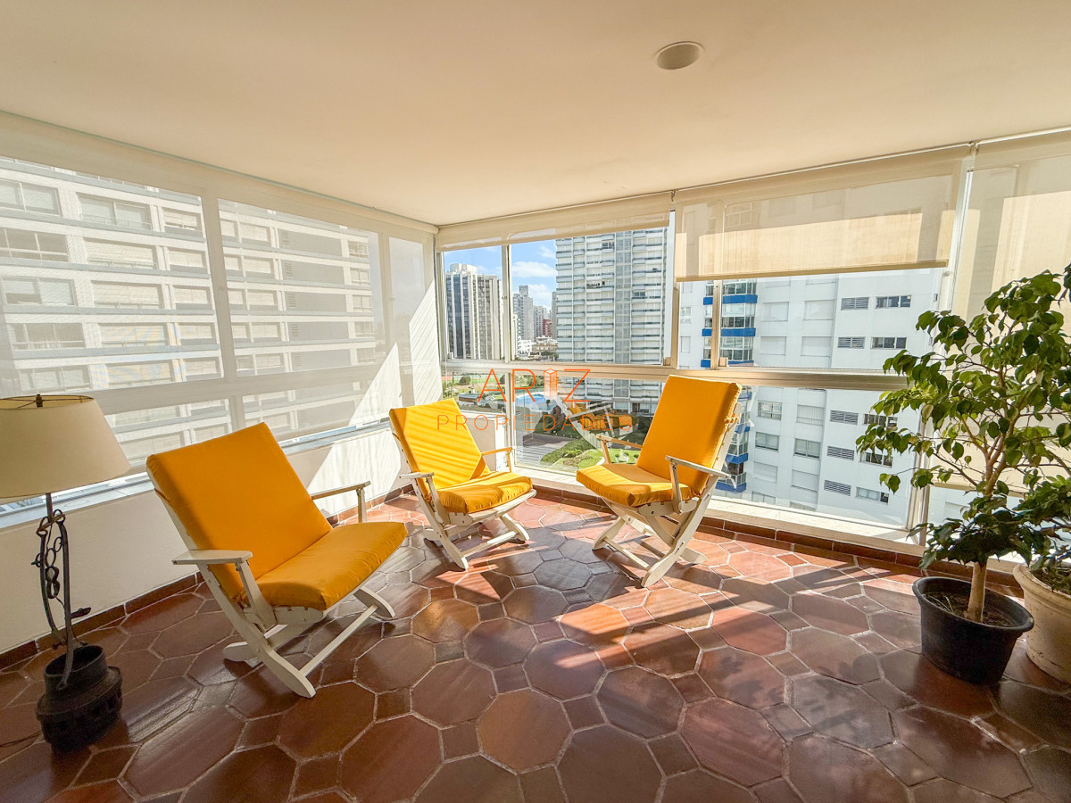 Apartamento ID.2342 - VENTA APARTAMENTO PRIMERA LINEA BRAVA 4 DORMITORIOS Y SERVICIO COMPLETO GRAN PLANTA VISTA DIRECTA A LA BRAVA