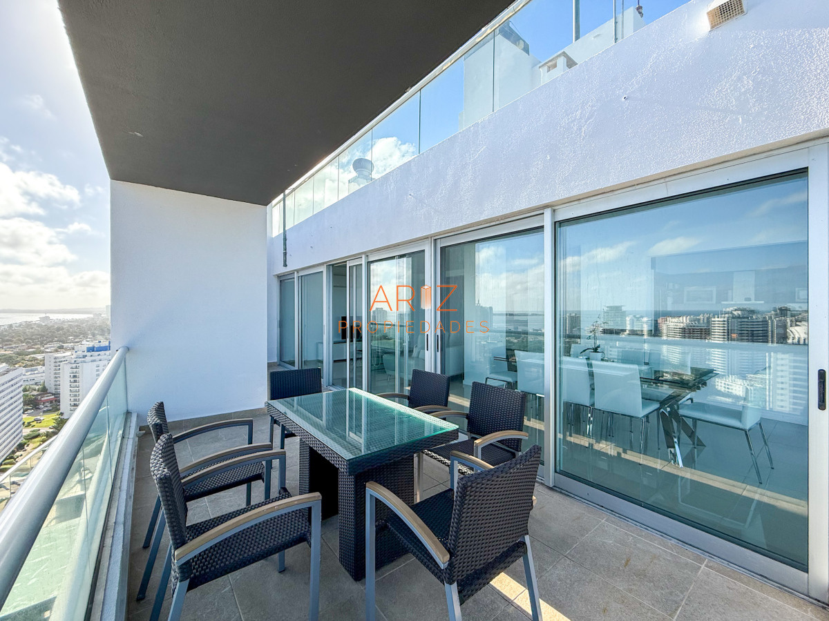 Apartamento ID.2296 - ALQUILER INVERNAL DESDE 1ERO MARZO 2025 PENTHOUSE 2DA LINEA BRAVA 3 DORMITORIOS