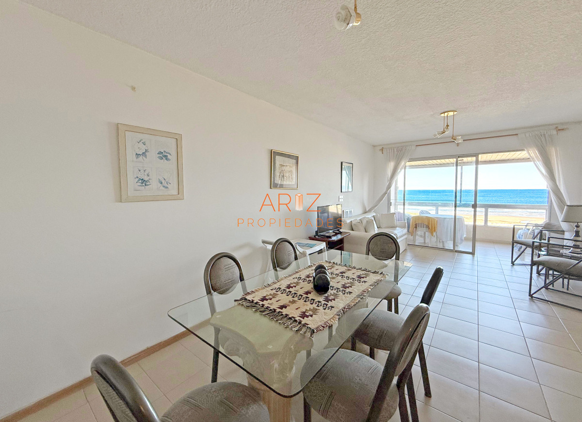 Apartamento ID.2377 - VENTA OPORTUNIDAD 2 DORMITORIOS 2 BAÑOS 1 SUITE PRIMERA LINEA PLAYA BRAVA FRENTE AL MAR AMPLIO APARTAMENTO EXCELENTE CONSTRUCCION