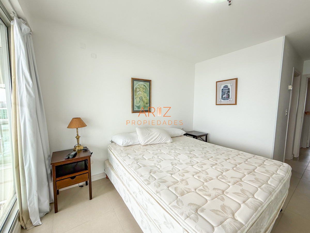 Apartamento ID.2321 - VENTA APARTAMENTO SEGUNDA LINEA 2 DORMITORIOS 2 BAÑOS PISO ALTO PLAYA MANSA A 1 CUADRA DEL MAR TODOS LOS SERVICIOS