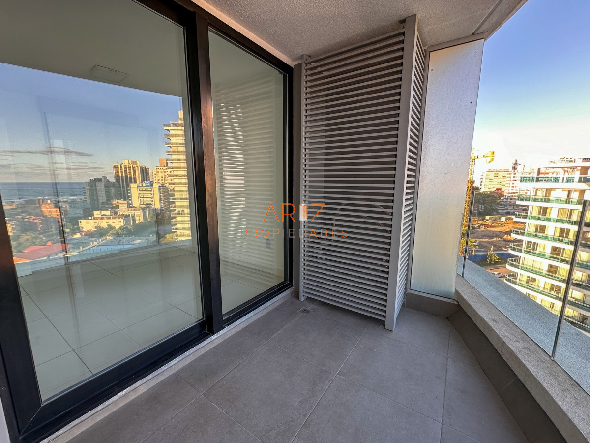 Apartamento ID.1725 - ALQUILER ANUAL 1 DORMITORIO SIN MUEBLES BRAVA PUNTA DEL ESTE 