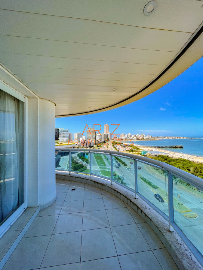 Apartamento ID.348 - VENDO APARTAMENTO 4 DORMITORIOS PUNTA DEL ESTE MANSA PRIMERA LINEA