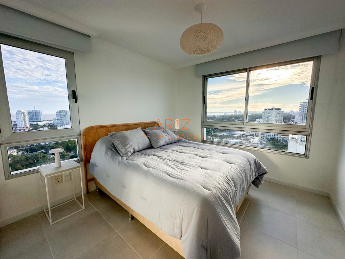 Apartamento ID.1921 - ALQUILER INVERNAL Y TEMPORADA 1 DORMITORIO Y MEDIO TODOS LOS SERVICIOS PISO ALTO A LA MANSA PUNTA DEL ESTE