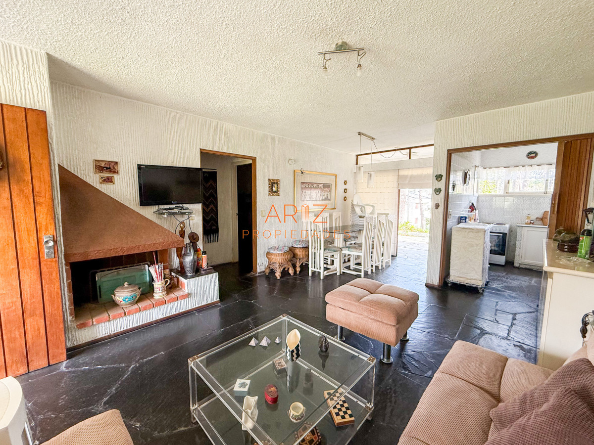 Apartamento ID.2425 - VENTA APARTAMENTO PLANTA BAJA ESTILO CASITA CANTEGRIL ROOSEVELT 2 DORMITORIOS 1 BAÑO PUNTA DEL ESTE