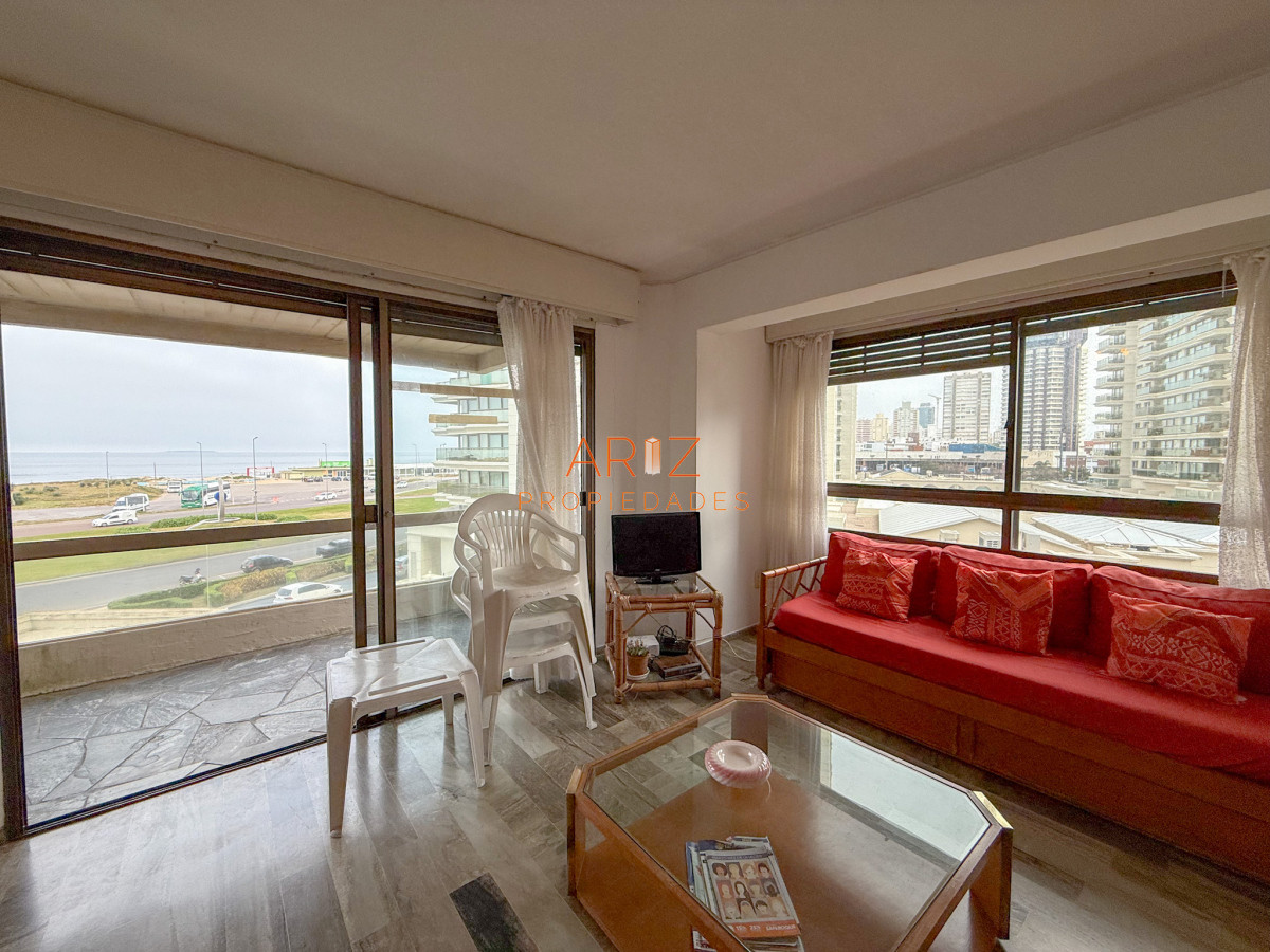 Apartamento ID.2402 - VENTA OPORTUNIDAD PRIMERA LINEA APARTAMENTO 2 DORMITORIOS VISTA A LA BRAVA PUNTA DEL ESTE 
