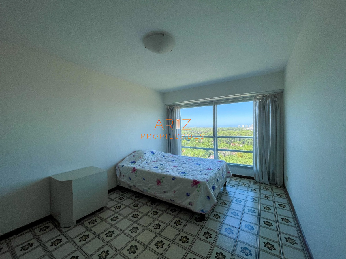 Apartamento ID.1296 - VENDO ALQUILO ANUAL APARTAMENTO 4 DORMITORIOS PUNTA DEL ESTE ROOSEVELT