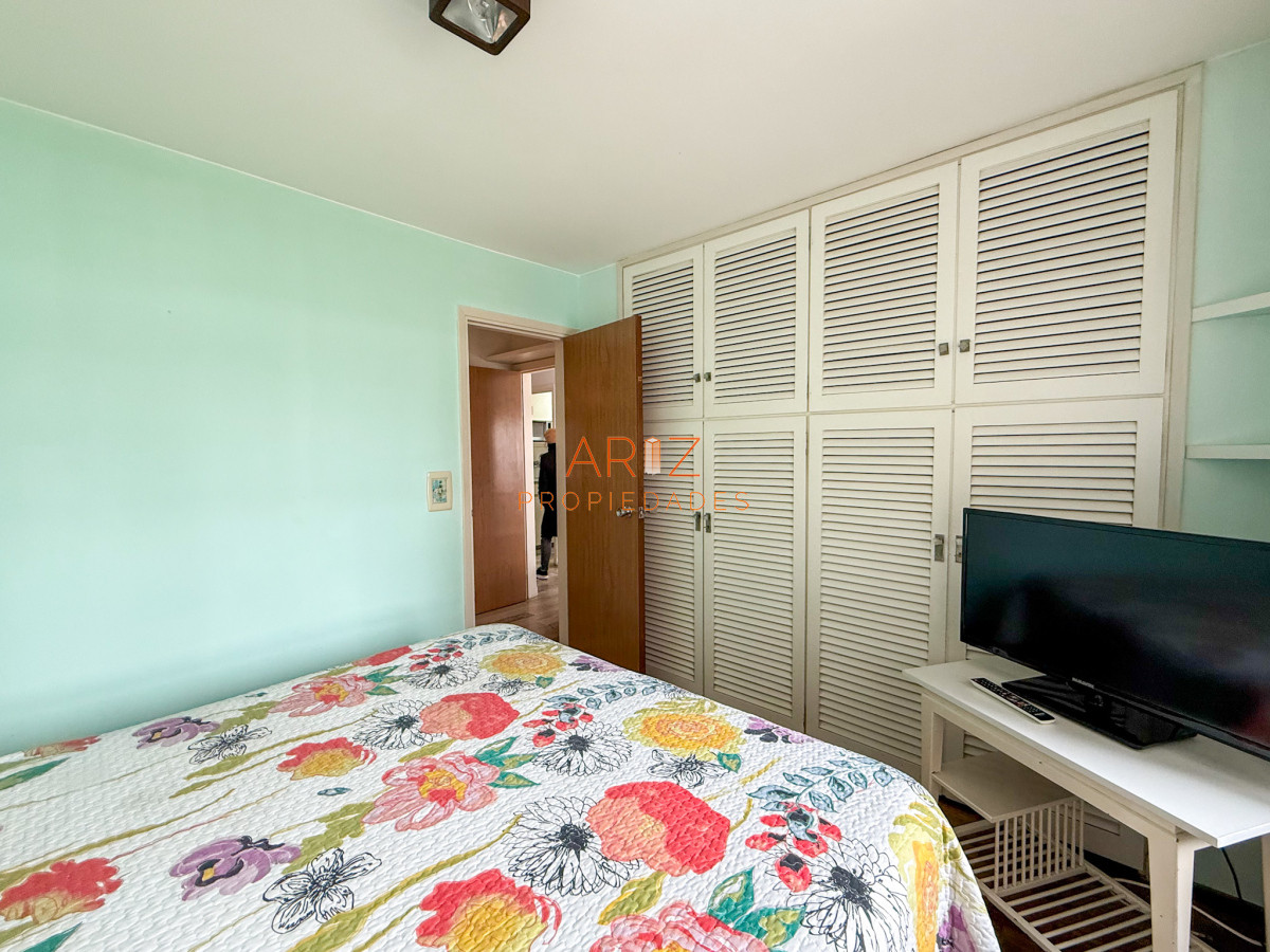 Apartamento ID.2401 - VENTA OPORTUNIDAD PRIMERA LINEA APARTAMENTO 1 DORMITORIO CON GARAGE VISTA A LA BRAVA PUNTA DEL ESTE 