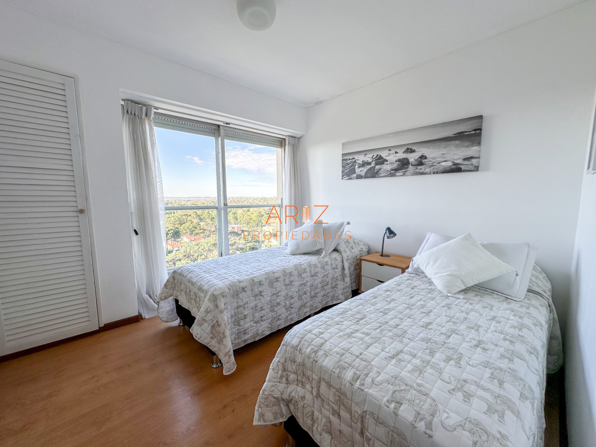 Apartamento ID.1913 - VENTA PISO ALTO APARTAMENTO 2 DORMITORIOS 2 BAÑOS SOL CASI TODO EL DIA, CONTRUCCION EXCEPCIONAL PUNTA DEL ESTE CANTEGRIL