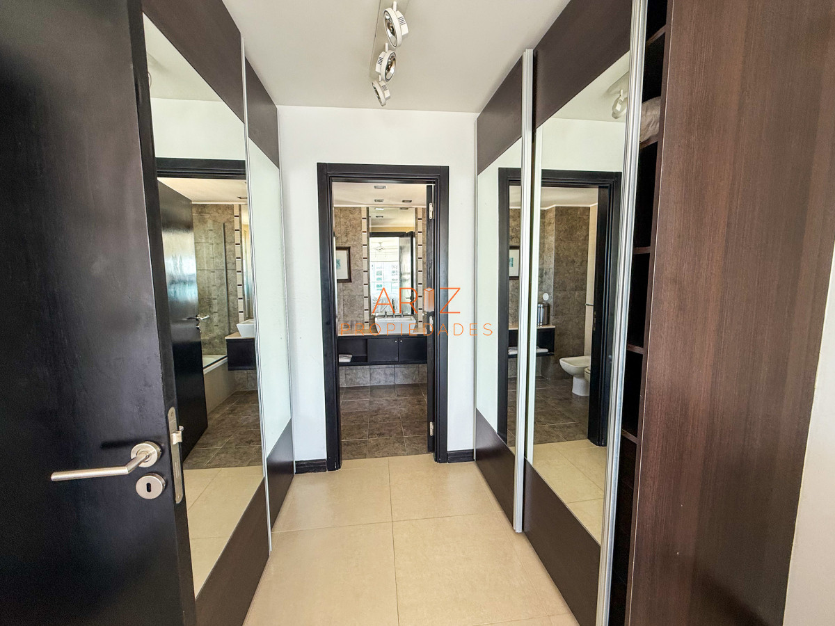 Apartamento ID.2326 - VENTA APARTAMENTO 3 DORMITORIOS EN SUITE + TOILETTE PISO ALTO SEGUNDA LINEA VISTA A LA MANSA 