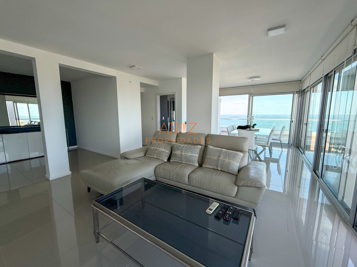 Apartamento ID.2296 - ALQUILER INVERNAL DESDE 1ERO MARZO 2025 PENTHOUSE 2DA LINEA BRAVA 3 DORMITORIOS