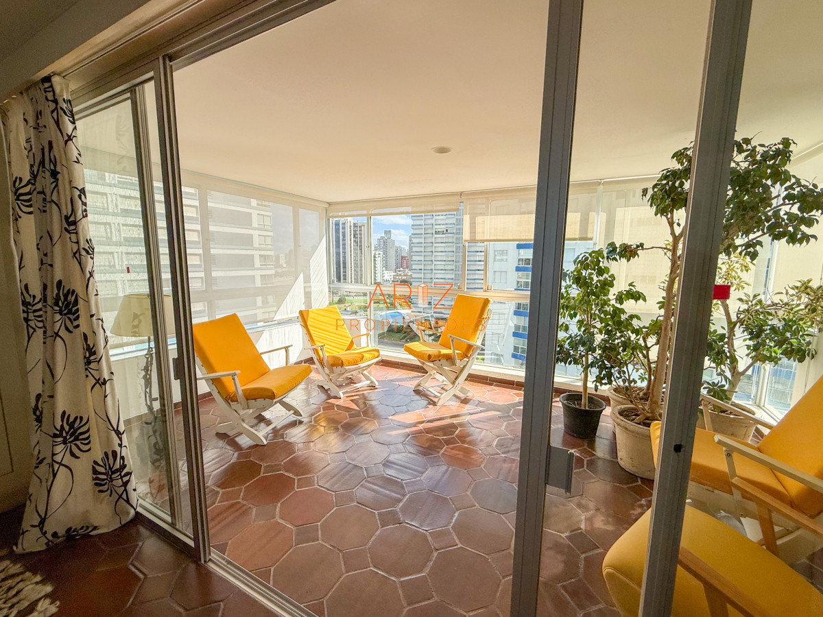 Apartamento ID.2342 - VENTA APARTAMENTO PRIMERA LINEA BRAVA 4 DORMITORIOS Y SERVICIO COMPLETO GRAN PLANTA VISTA DIRECTA A LA BRAVA