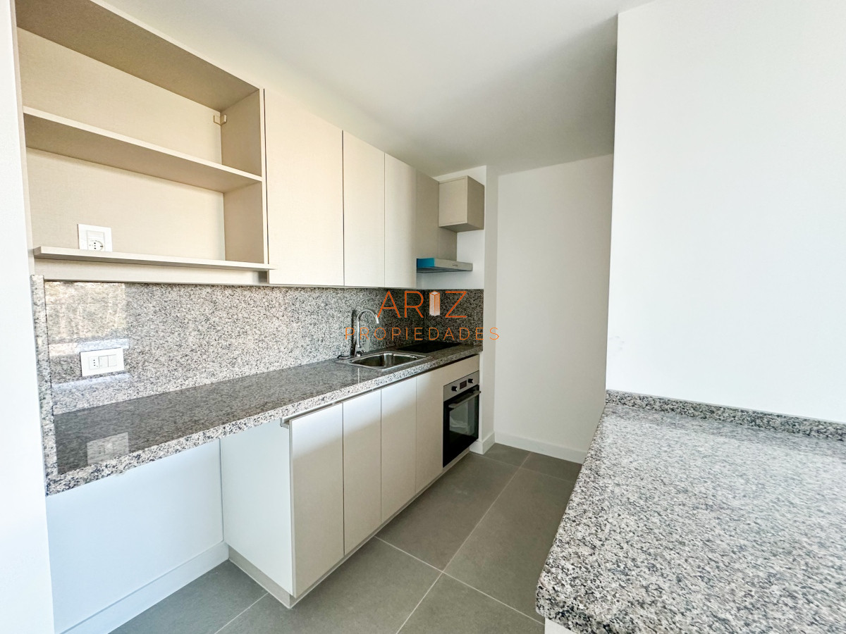 Apartamento ID.1722 - VENTA A ESTRENAR MONOAMBIENTE ESTUDIO CON GARAGE, SUPER PRECIO PUNTA DEL ESTE AIDY GRILL
