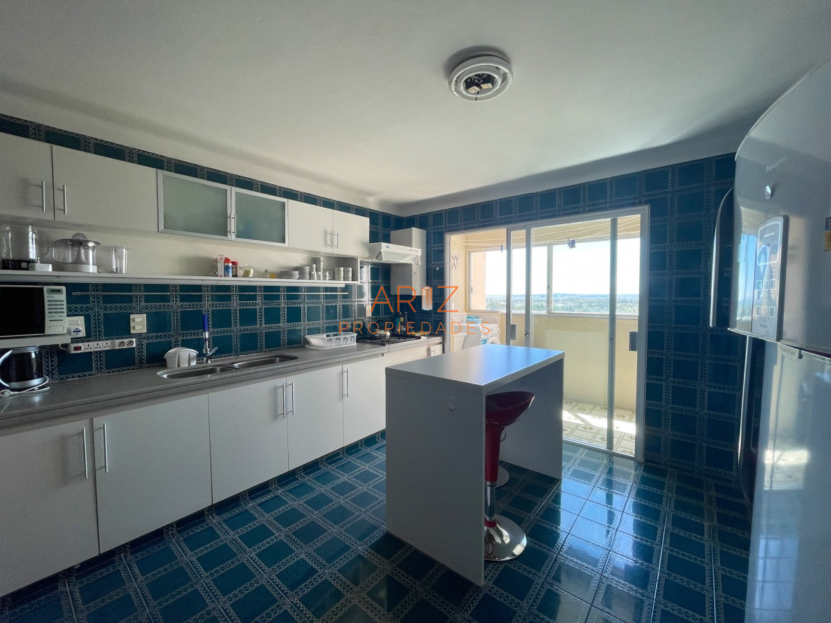 Apartamento ID.1296 - VENDO ALQUILO ANUAL APARTAMENTO 4 DORMITORIOS PUNTA DEL ESTE ROOSEVELT