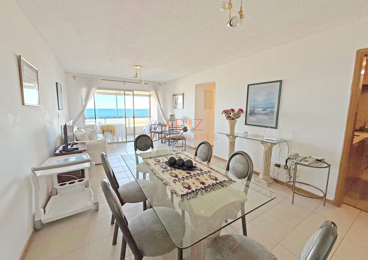 Apartamento ID.2377 - VENTA OPORTUNIDAD 2 DORMITORIOS 2 BAÑOS 1 SUITE PRIMERA LINEA PLAYA BRAVA FRENTE AL MAR AMPLIO APARTAMENTO EXCELENTE CONSTRUCCION
