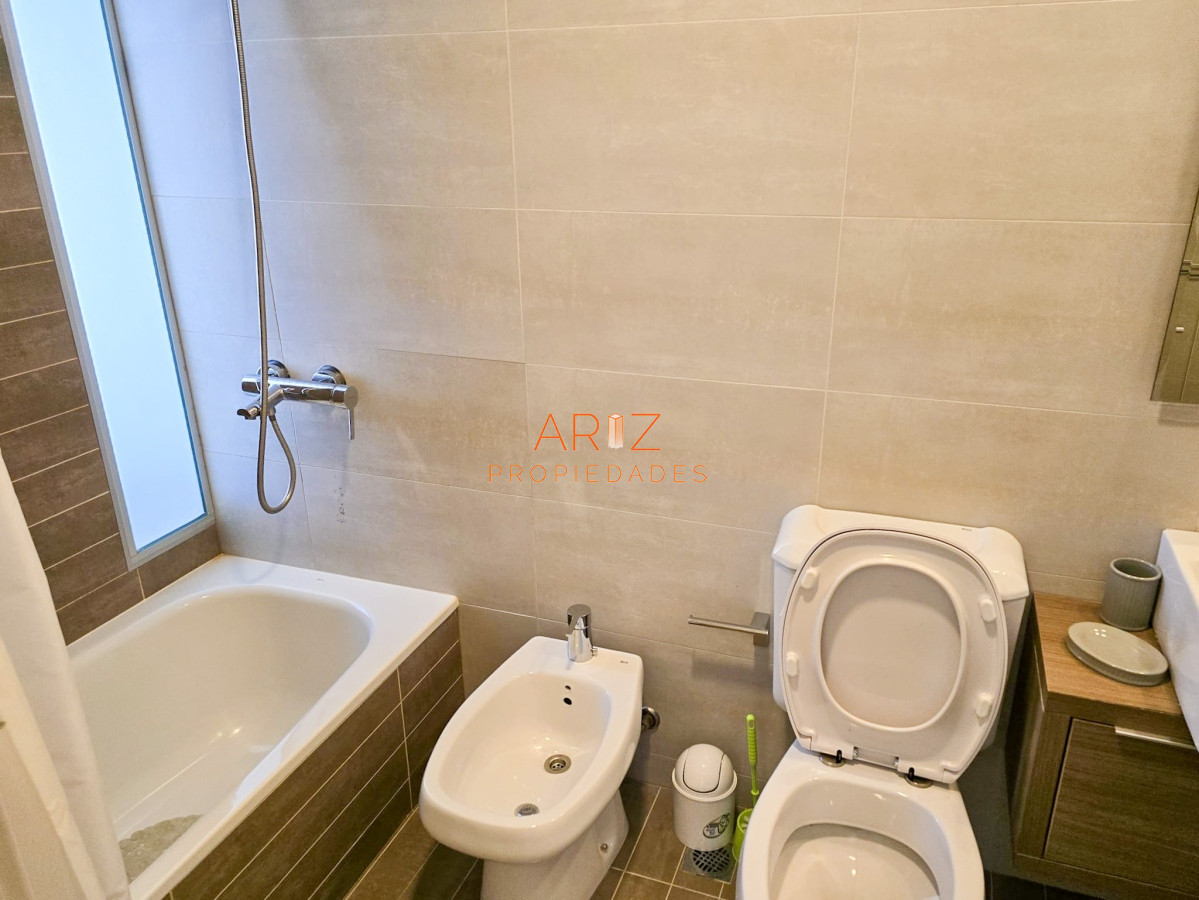 Apartamento ID.2024 - VENTA Y ALQUILER ANUAL APARTAMENTO 1 DORMITORIO EDIFICIO DE CATEGORIA TODOS LOS SERVICIOS PUNTA DEL ESTE AIDY GRILL