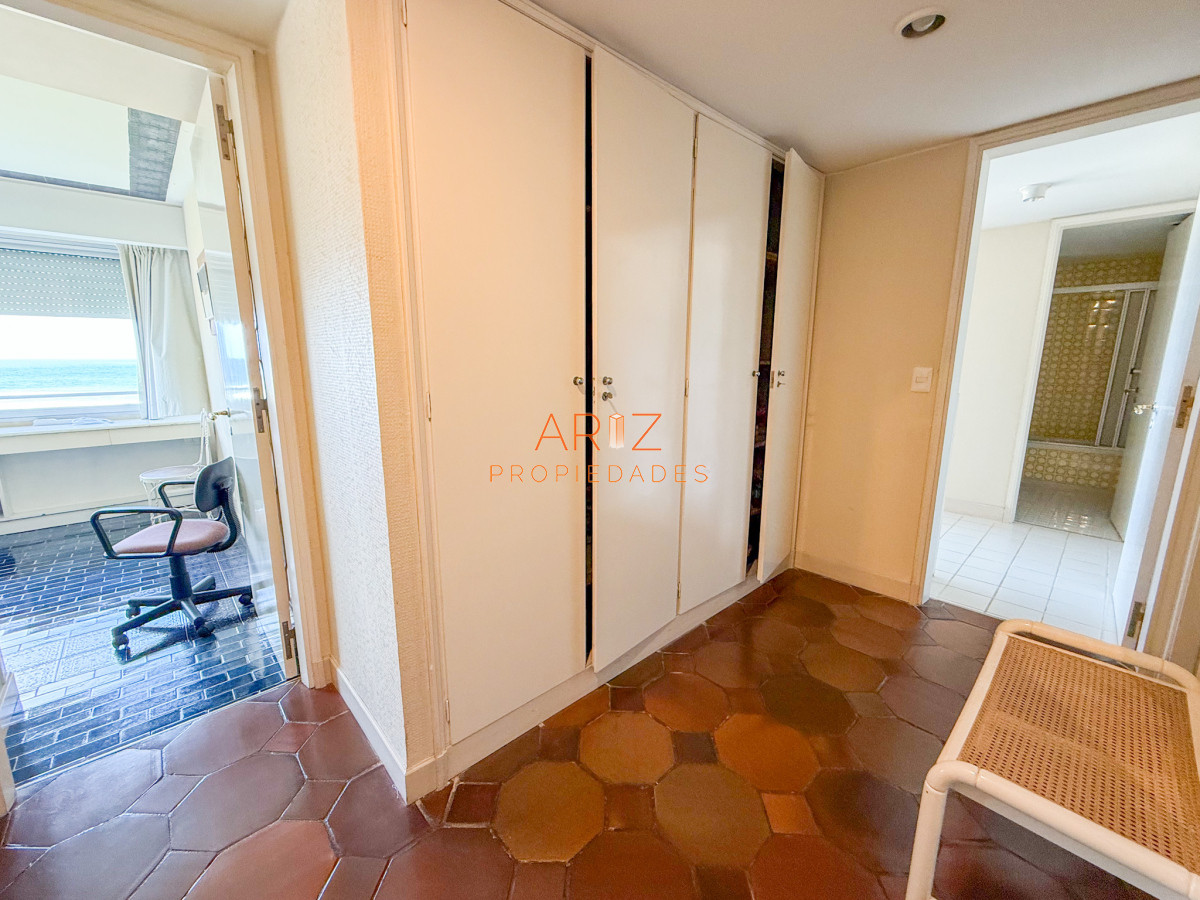 Apartamento ID.2342 - VENTA APARTAMENTO PRIMERA LINEA BRAVA 4 DORMITORIOS Y SERVICIO COMPLETO GRAN PLANTA VISTA DIRECTA A LA BRAVA