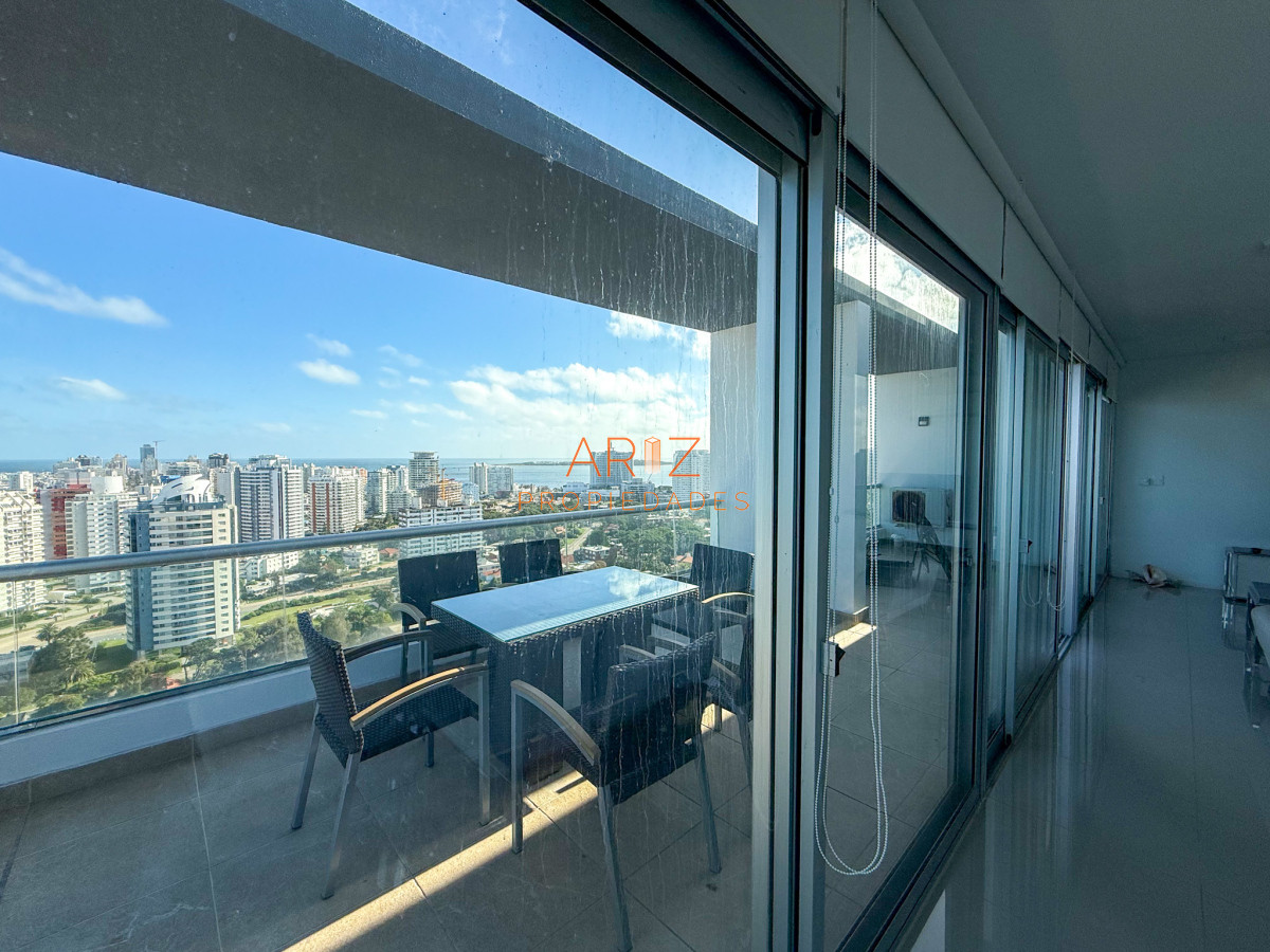 Apartamento ID.2296 - ALQUILER INVERNAL DESDE 1ERO MARZO 2025 PENTHOUSE 2DA LINEA BRAVA 3 DORMITORIOS