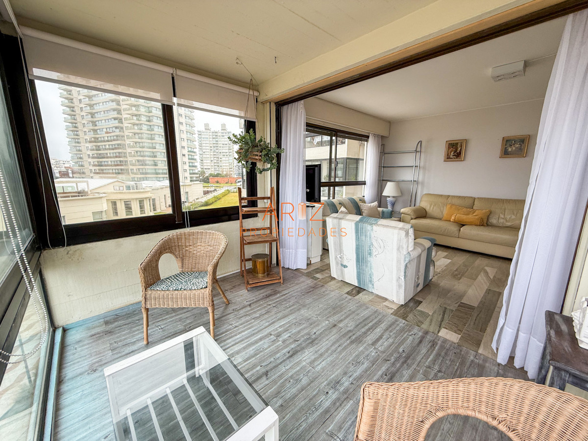 Apartamento ID.2401 - VENTA OPORTUNIDAD PRIMERA LINEA APARTAMENTO 1 DORMITORIO CON GARAGE VISTA A LA BRAVA PUNTA DEL ESTE 