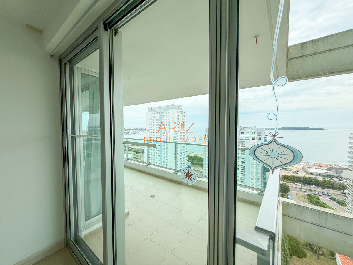 Apartamento ID.2321 - VENTA APARTAMENTO SEGUNDA LINEA 2 DORMITORIOS 2 BAÑOS PISO ALTO PLAYA MANSA A 1 CUADRA DEL MAR TODOS LOS SERVICIOS