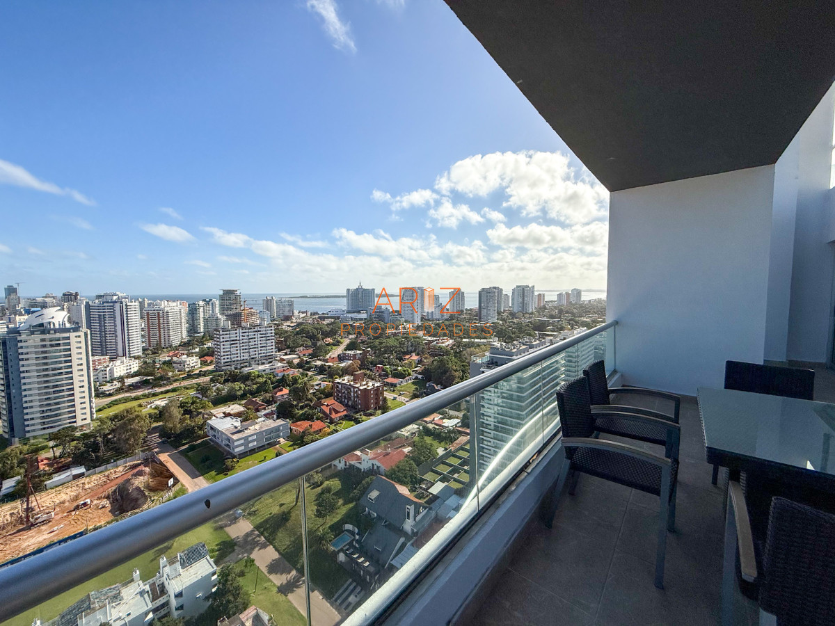 Apartamento ID.2296 - ALQUILER INVERNAL DESDE 1ERO MARZO 2025 PENTHOUSE 2DA LINEA BRAVA 3 DORMITORIOS