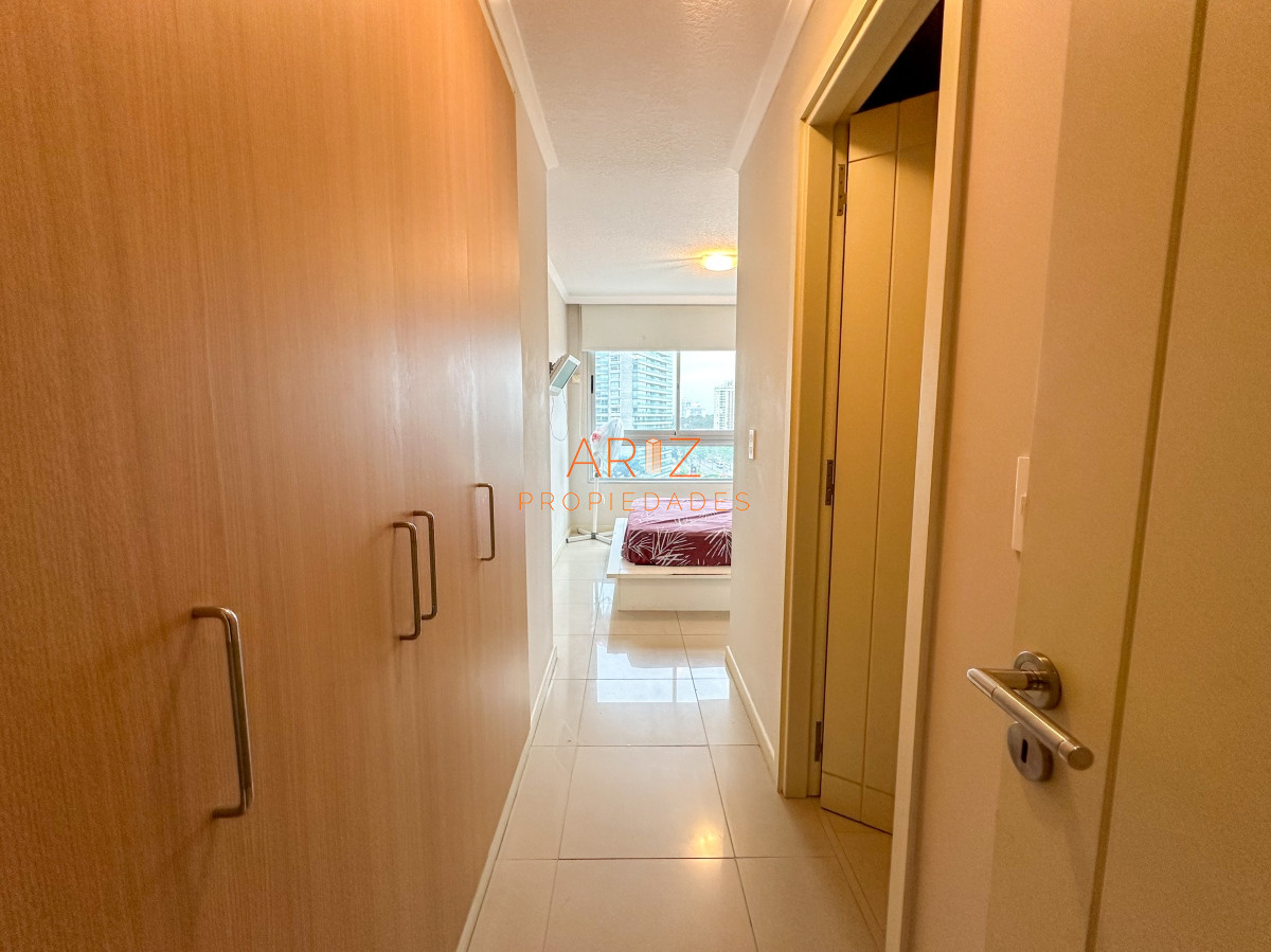 Apartamento ID.1585 - VENTA OPORTUNIDAD PISO MEDIO ALTO 3 DORMITORIOS SUITES OCEAN DRIVE PUNTA DEL ESTE