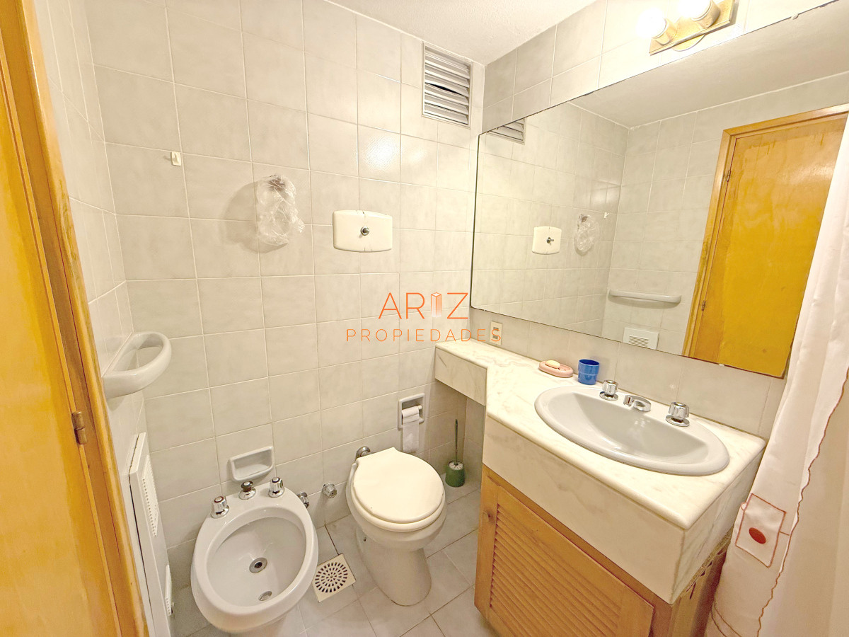Apartamento ID.2377 - VENTA OPORTUNIDAD 2 DORMITORIOS 2 BAÑOS 1 SUITE PRIMERA LINEA PLAYA BRAVA FRENTE AL MAR AMPLIO APARTAMENTO EXCELENTE CONSTRUCCION