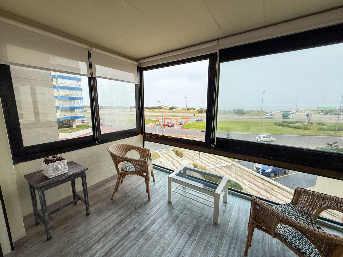 Apartamento ID.2401 - VENTA OPORTUNIDAD PRIMERA LINEA APARTAMENTO 1 DORMITORIO CON GARAGE VISTA A LA BRAVA PUNTA DEL ESTE 